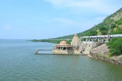 Bisalpur Dam: बीसलपुर बांध से आई अच्छी खबर, बारिश से बढ़ी पानी की आवक, मौसम
विभाग ने की अपील: लोग नहीं जाएं डेम के पास - image