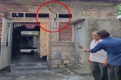 जवाई नदी पर पुल बनाने के लिए ठेकेदार ने किया जोरदार ब्लास्ट, मकानों में आई
दरारें, ग्रामीणों ने रास्ता किया जाम - image