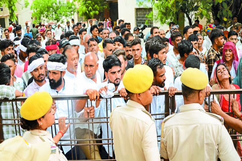 हत्या की निष्पक्ष जांच कराने को लेकर किया प्रदर्शन