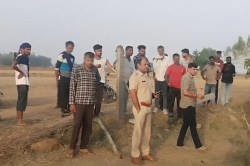 बूंदी: पेड़ से लटका मिला युवक-युवती का शव, इलाके में फैली सनसनी; प्रेस प्रसंग का
बताया जा रहा मामला - image