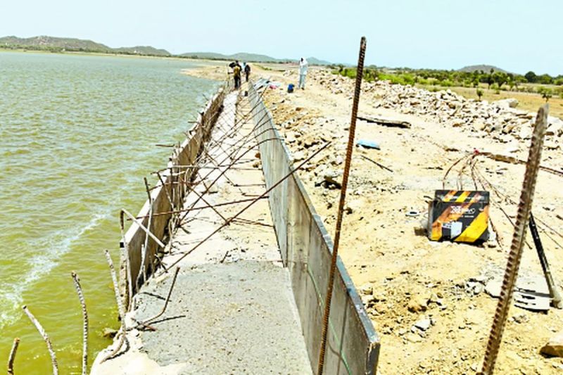 एक साल भी नहीं चल पाई दस करोड़ से बनी गोठड़ा बांध की दीवार