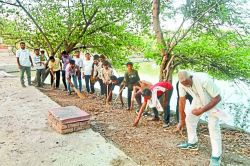 तलाई में श्रमदान कर दिया जल स्त्रोतों को सहेजने का संदेश - image