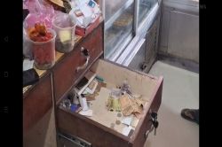 चोर टीनशेड हटाकर मिठाई की दुकान में घुसा, 80 हजार रुपए की नकदी चुरा ले गया - image