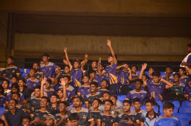  नवा रायपुर के शहीद वीर नारायण सिंह अंतरराष्ट्रीय स्टेडियम में क्रिकेट प्रेमियों का जमावड़ा