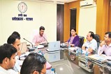 During the meeting, Collector Deepak Soni discussed the matter with officials (Photo: Patrika)