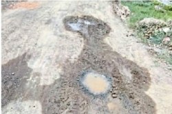 CG News: 15 दिन में सड़क नहीं सुधारी तो, होगा आंदोलन, ग्रामीणों ने दी चेतावनी - image