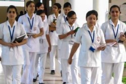 CG Nursing college: रिपोर्ट में निकली कई कमियां, फिर भी निजी नर्सिंग कॉलेजों को
मिल गई मान्यता - image