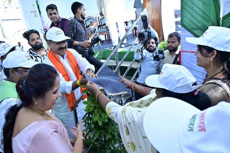 CG News: हरित स्वच्छता अभियान’ का शुभारंभ, कहा-प्लास्टिक मुक्त रायपुर बनाना हम सबकी जिमेदारी, देखें