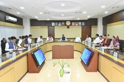 Cm Cabinet Meeting: साय सरकार ने ट्रांसफर से हटाया बैन, कैबिनेट की बैठक में लिए
गए कई अहम फैसले - image