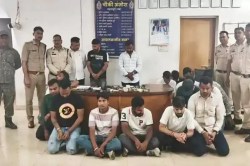 CG Crime: नदी किनारे खेल रहे थे जुआ, 18 जुआरी पकड़ाए, 10.82 लाख व 20 मोबाइल जब्त - image