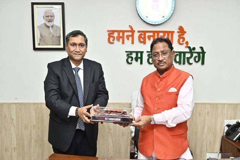 CG News: बीईएमएल के अध्यक्ष एवं प्रबंध निदेशक ने छत्तीसगढ़ के मुख्यमंत्री से की मुलाकात, केंद्रीय वेयर हाउसिंग केंद्र की आधारशिला रखी गई