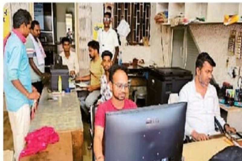 CG News: हाई सिक्योरिटी नंबर प्लेट बनी परेशानी, आरटीओ कार्यालय के चक्कर लगा रहे लोग