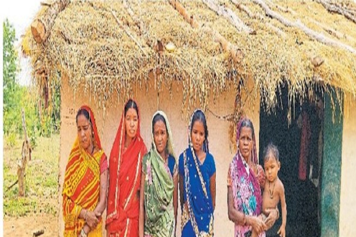 Pm Awas Yojana: प्रधानमंत्री आवास योजना बनी कमाई का जरिया,हितग्राहियों से 6-6
हजार रुपए की वसूली मामला