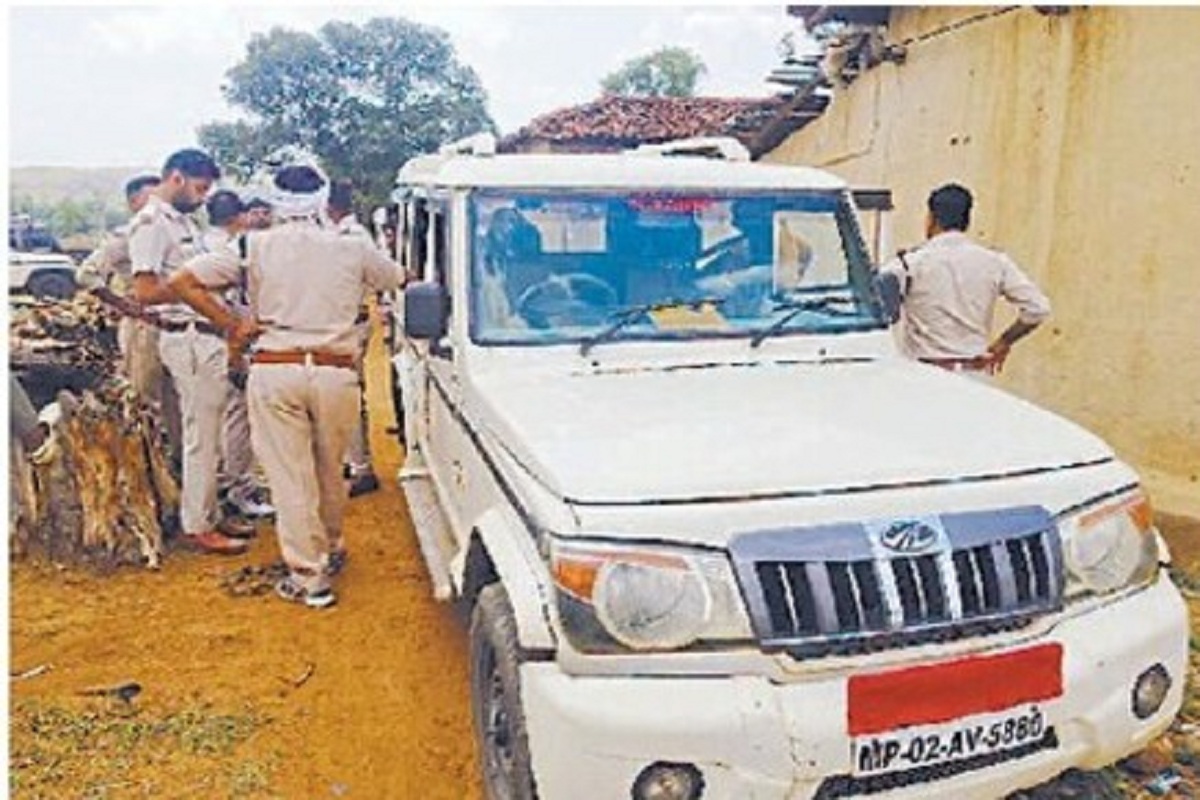 CG News: तेंदुए का शिकार कर बाड़ी में दफनाया, शहडोल-मनेंद्रगढ़ टीम ने की
कार्रवाई