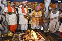 CG News: मुख्यमंत्री विष्णु देव साय भगवान जगन्नाथ की रथ यात्रा में हुए शामिल,
छेरापहरा की रस्म अदायगी कर मांगा प्रदेशवासियों के लिएआशीर्वाद - image