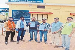 CG Strike:अनिश्चिकालीन हड़ताल पर सफाई कर्मचारी, गंदगी के बीच प्रवेश उत्सव - image