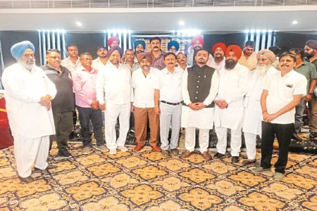 CG News: ट्रांसपोर्टरों ने सरकार से लगाई गुहार, किराया बढ़ाओ या टोल टैक्स कम करो की रखी मांग