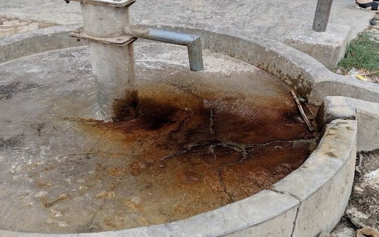 handpump water