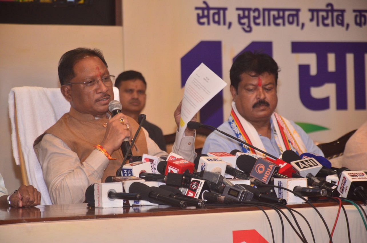 शहीद एएसपी आकाश की पत्नी को अनुकंपा नियुक्ति के प्रस्ताव पर निर्णय की संभावना