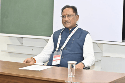 CG News: दंतेवाड़ा के 50 युवा उद्यमी IIM में ले रहे प्रशिक्षण, CM साय ने किया
प्रोत्साहित - image