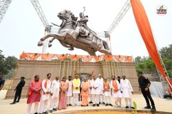 बहराइच को मिली ₹1,243 करोड़ की सौगात, सीएम योगी बोले- अब मेला सिर्फ महाराजा
सुहेलदेव के नाम पर - image