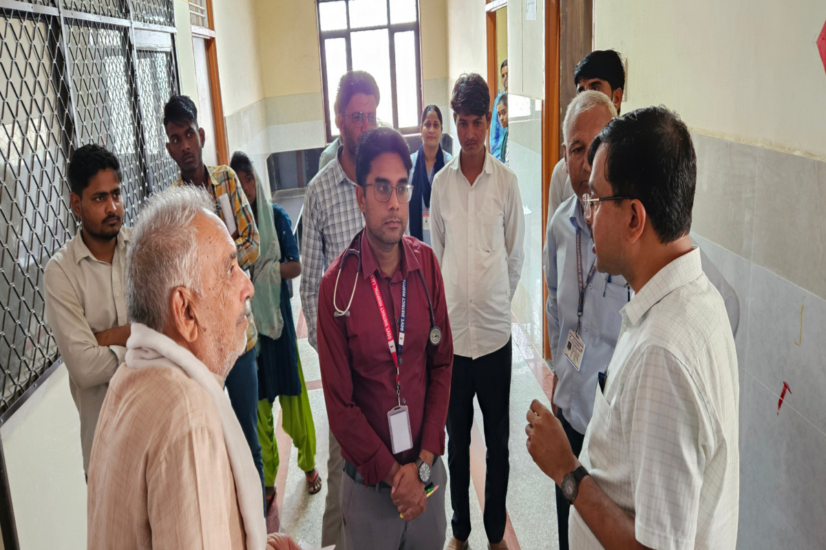 Dausa News: अचानक सरकारी हॉस्पिटल पहुंच गए SDM, 58 कार्मिक गैर हाजिर, भागते हुए
पहुंचे, मच गया हड़कंप