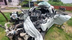 Rajasthan Accident : परिवहन दल ने रुकवाया कैंटर, पीछे से आ रही कार टकराई, पूरा
परिवार खत्म, चूक गए थे रास्ता - image