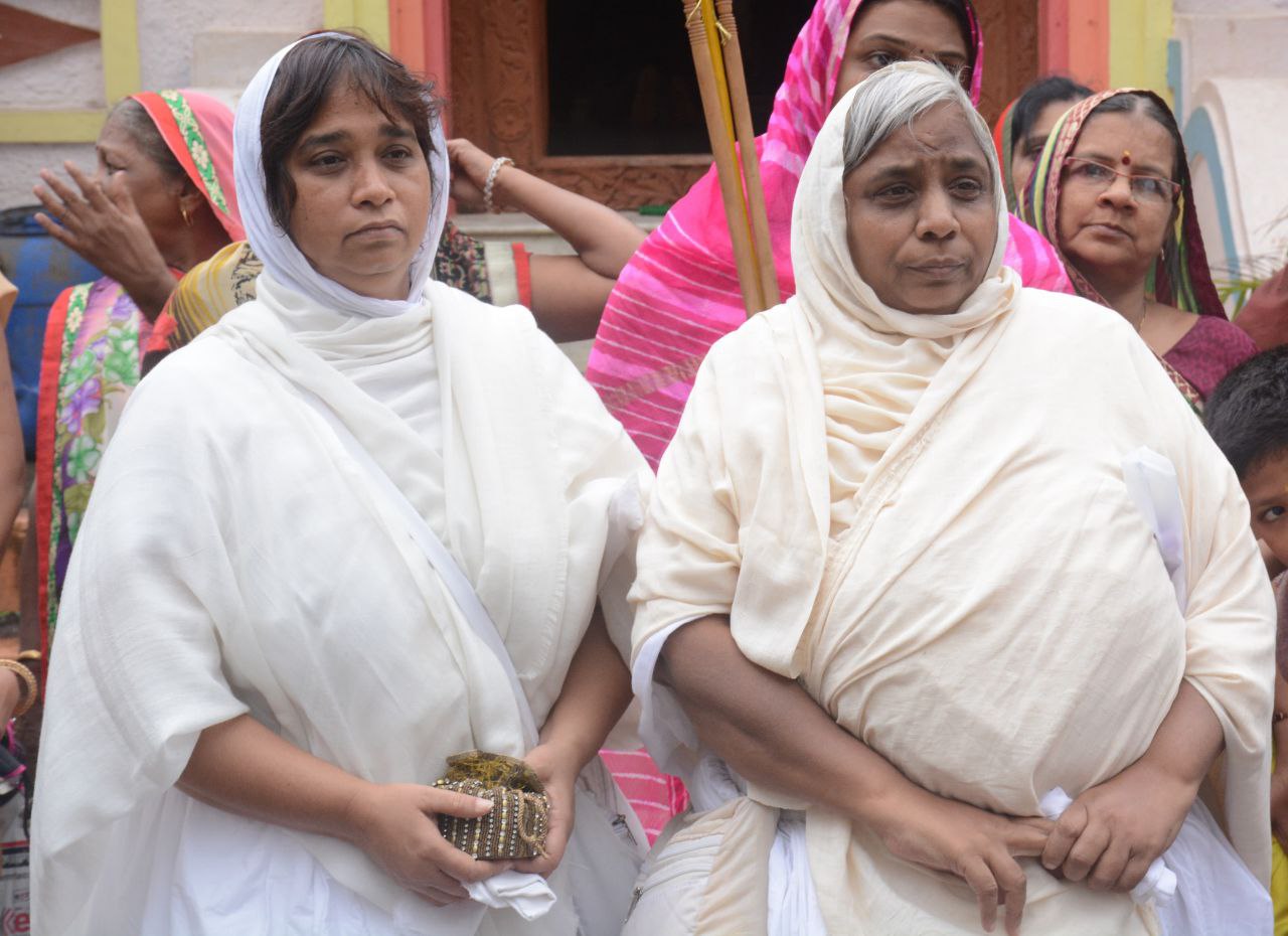 संतोष से बड़ा सुख और धन दुनिया में दूसरा कुछ नहीं, अभिमान को हटाने के लिए
विनम्रता को अपनाएं
