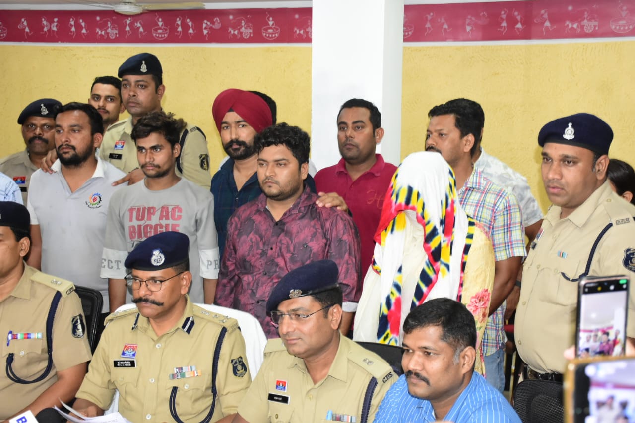 Crime: डीडी नगर सूटकेस मर्डर मिस्ट्री : करोड़ों की संपत्ति, सेवा की आड़ में हड़पने की थी साजिश