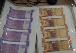 सावधान! 200 और 500 के नोटों को कर लें चैक, बाजार में चल रही लाखों की नकली
करेंसी, 5 गिरफ्तार - image