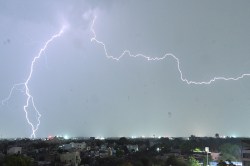 CG Monsoon 2025: मौसम ने ली करवट! आज कई इलाकों में बारिश-अंधड़ के आसार, जानें
किन जिलों में होगी बारिश - image