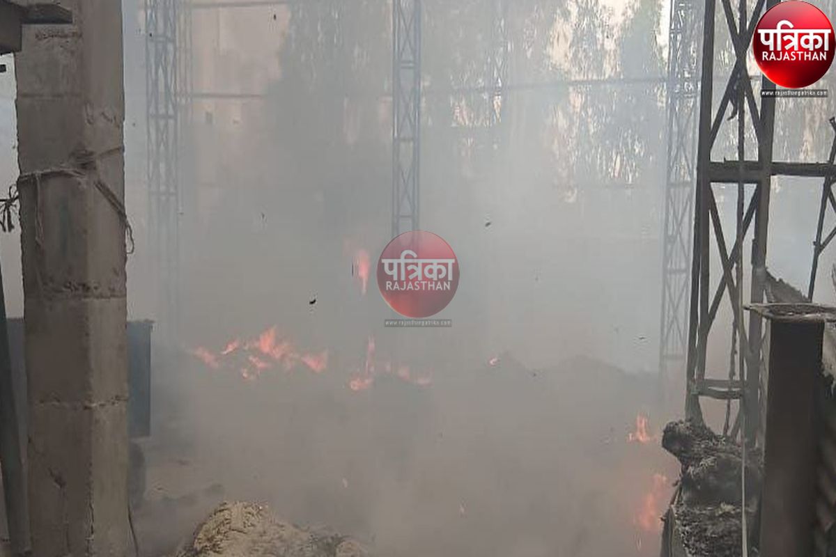 Pali News: दो कपड़ा फैक्ट्रियों में भीषण आग, तीन घंटे बाद पाया काबू, लाखों का
नुकसान