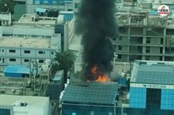 गारमेंट कंपनी की बिल्डिंग के टॉप फ्लोर पर लगी भीषण आग, धू-धू कर जल उठा वॉशिंग
एरिया, सभी सुरक्षित - image