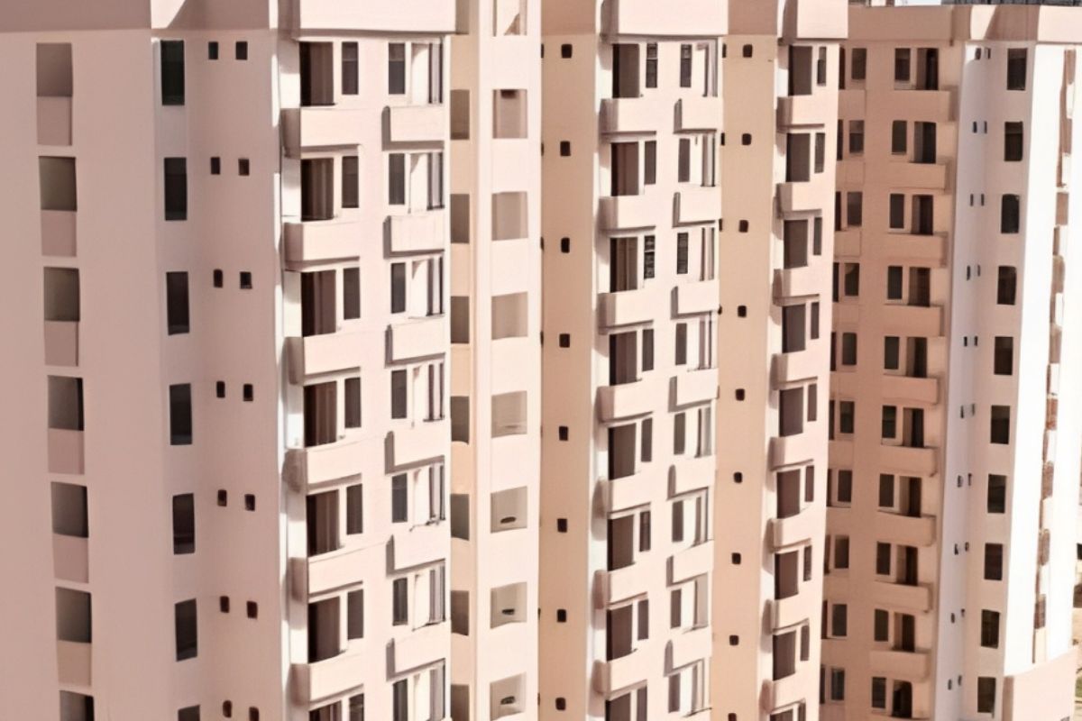 फ्लैट में अनैतिक कार्य से तंग आकर किसी ने लगा दिया ताला, अंदर थी 4 लड़कियां…
जानिए इसके बाद क्या हुआ