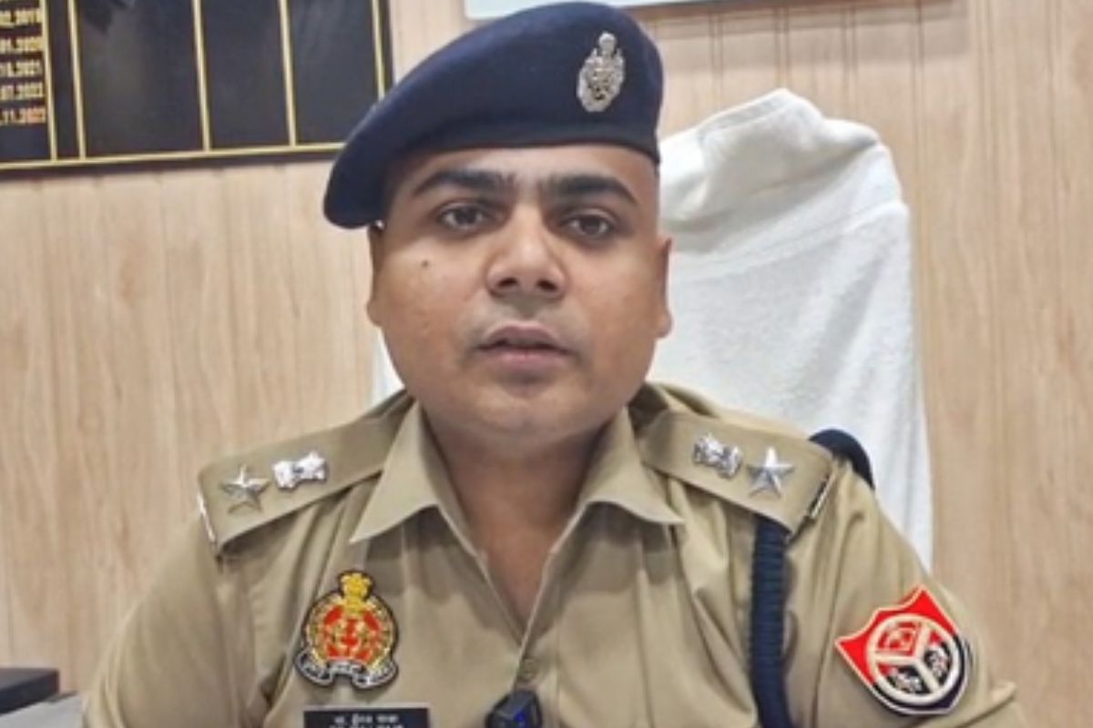 गाजीपुर में 40 गौ-तस्करों के ठिकानों पर पुलिस की छापेमारी, गैंगस्टर एक्ट के तहत
होगी कार्रवाई