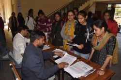 सरकारी कॉलेजों में शिक्षकों के अभाव में बालिका शिक्षा का बंटाधार - image