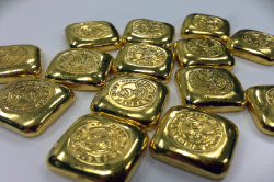 Gold Rate Today: हफ्ते के पहले ही दिन सोने में आई गिरावट, जानिए क्या रह गया है
10 ग्राम गोल्ड का रेट - image
