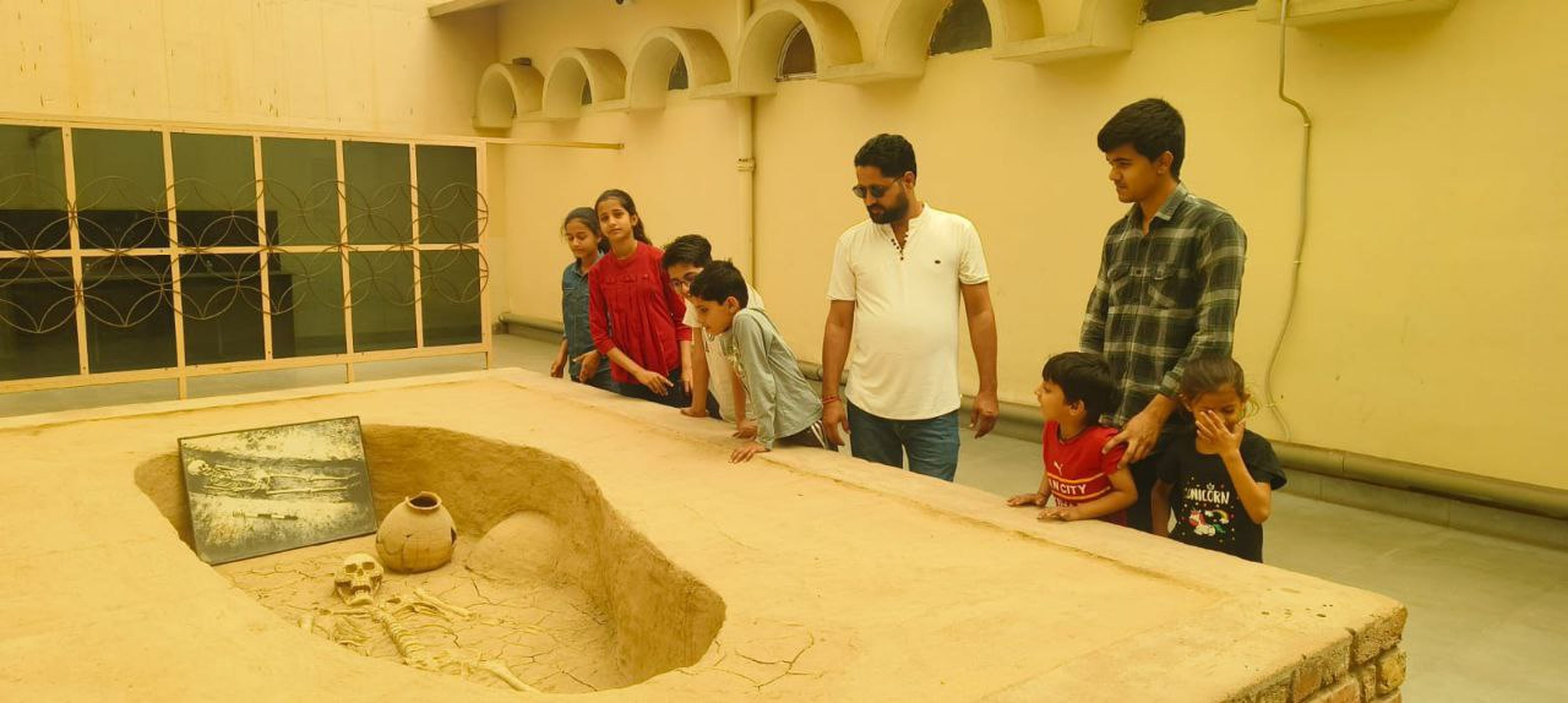 हनुमानगढ़ जिले में कालीबंगा क्षेत्र में हड़प्पा कालीन सभ्यता के मौजूद हैं अहम अवशेष