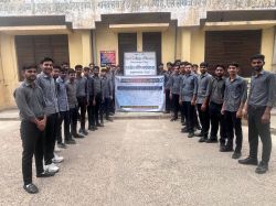 नर्सिंग विद्यार्थियों ने दिया आंदोलन को समर्थन, एम्स व ईएसआईसी में नर्सिंग ऑफिसर
एवं सीनीयर ऑफिसर्स की नियुक्ति में जेंडर रेसो को बदलने की मांग - image