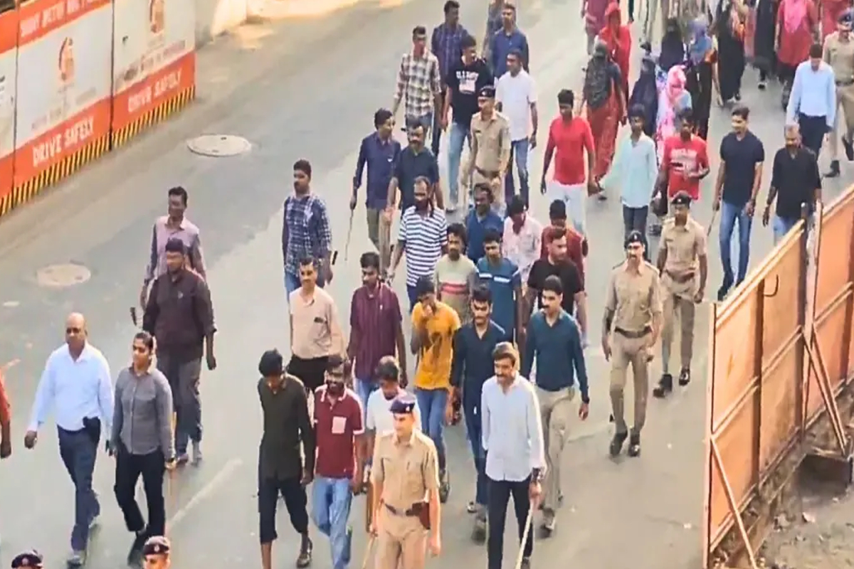 ऑपरेशन सिंदूर: केंद्र की बड़ी कार्रवाई, 2000 से अधिक अवैध बांग्लादेशी प्रवासी
देश से निष्कासित - image