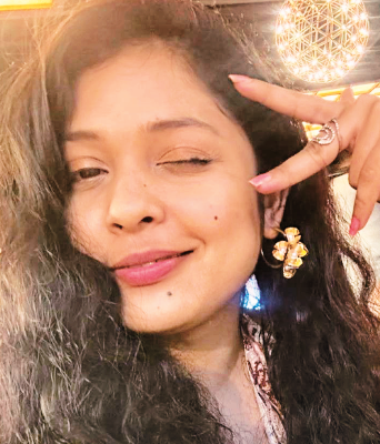 Raipur Girl in Bollywood: मायानगरी की स्क्रीन पर रायपुर की बेटियां का जलवा, ऋतिक-दीपिका कर चुकी है काम, जानें