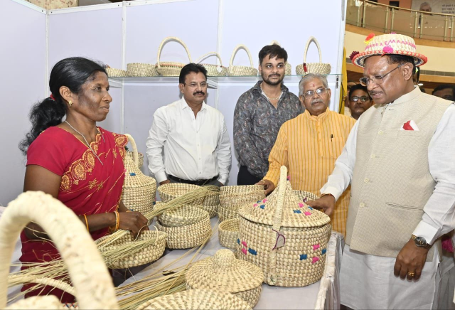 छत्तीसगढ़ में हस्तशिल्प विकास की अपार संभावना(photo-patrika)