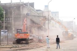 Jaipur: जेडीए-ग्रेटर निगम का बड़ा एक्शन, सड़क सीमा से हटाए अतिक्रमण, 5 बीघा जमीन
पर बसाई अवैध कॉलोनी ध्वस्त - image