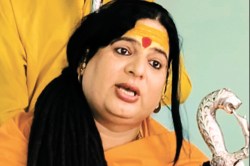 ‘नशा करने वालों को नशे के सौदागर मिल जाते हैं, फिर पुलिस को क्यों नहीं मिलते’,
झुंझुनूं में बोलीं ईश्वरी नंद गिरी - image