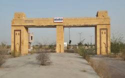 फिर उसी मोड़ पर जोड़बीड़ः मकानों की जगह अब सवाल उग रहे - image