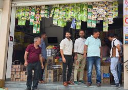 Rajasthan: यहां किराना दुकानों पर आसानी से मिल रही विदेशी सिगरेट, पर्यटकों को
बेची जा रही चोरी-छिपे - image