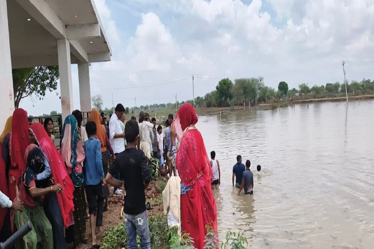 तालाब में डूबने से दस वर्षीय बालक की मौत