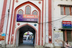 घर में काम करने आए भाई-बहन ले उड़े तीन लाख के गहने, परिवार को चकमा देकर फरार,
एफआईआर दर्ज - image