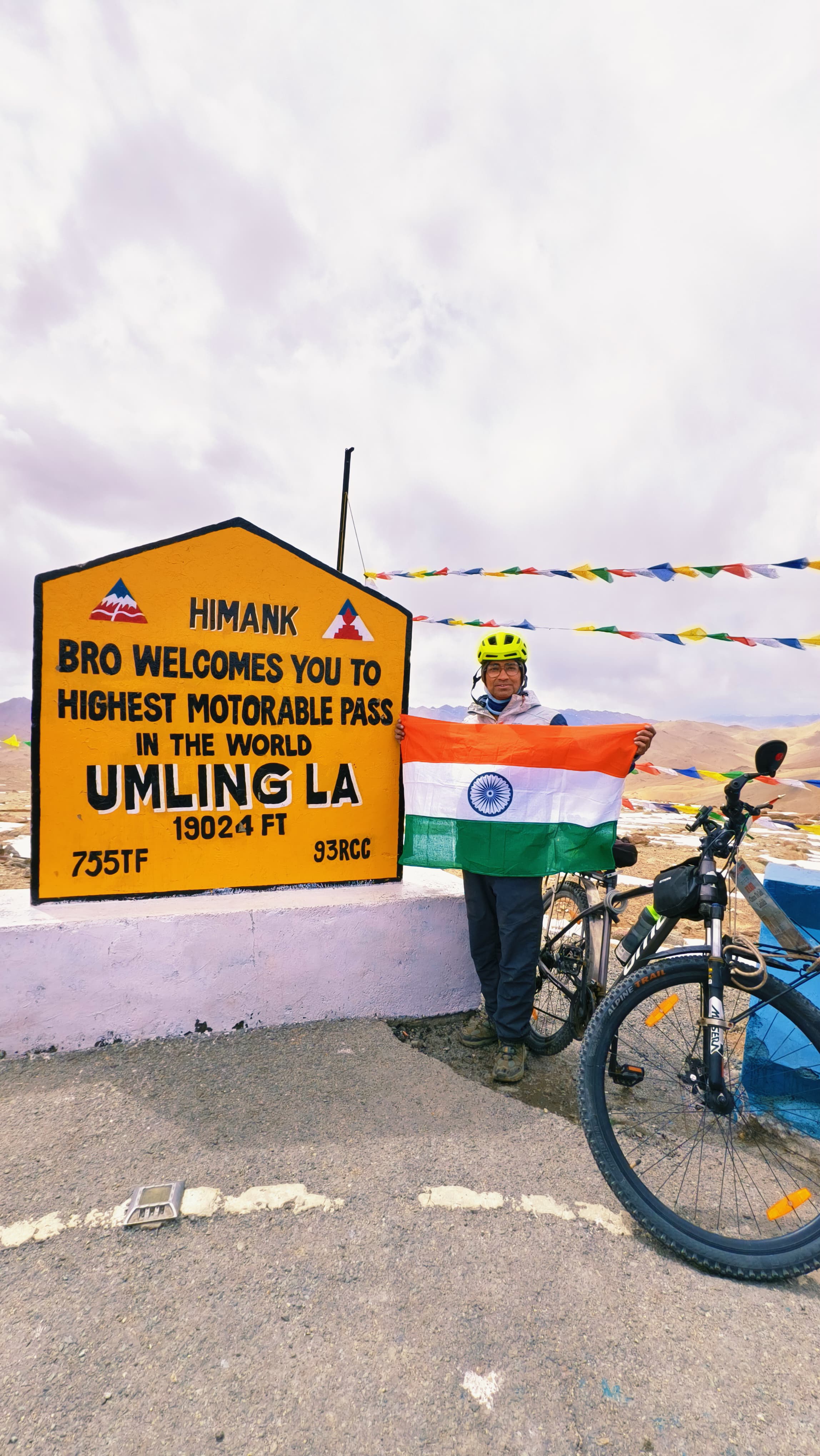 चूरू के ललित ने साइकिल से दुनिया की सबसे ऊंची रोड ‘उम्लिंगला टॉप’ फतह की