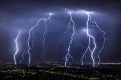 Rajasthan Weather: जोरदार गर्जना के साथ आकाशीय बिजली गिरने से महिला की दर्दनाक
मौत, झुलस गए पिता-पुत्र - image
